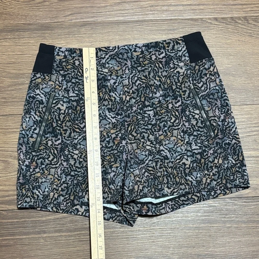 Athleta patterned performance